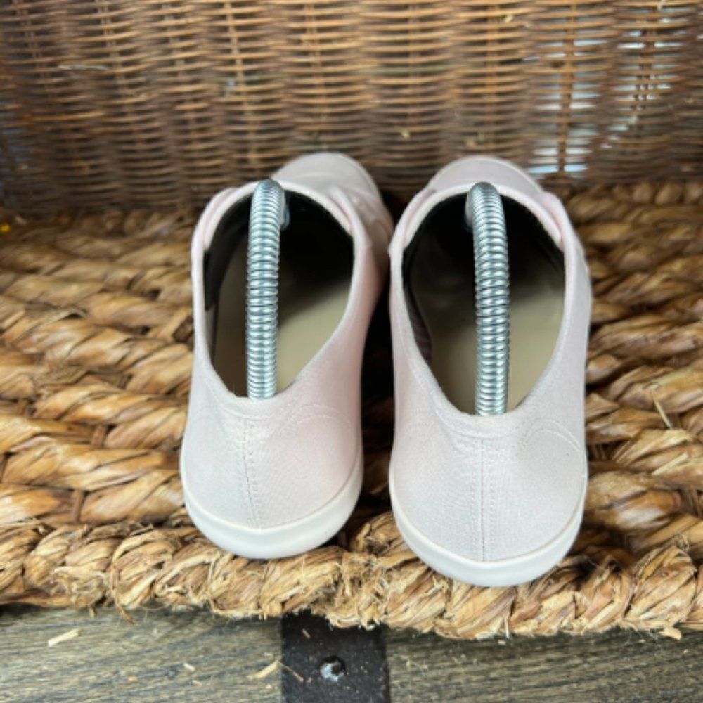 Crown & Ivy Sz 8 Women's Pink Ciera Laceless Canvas Sneaker - Picture 4 of 7